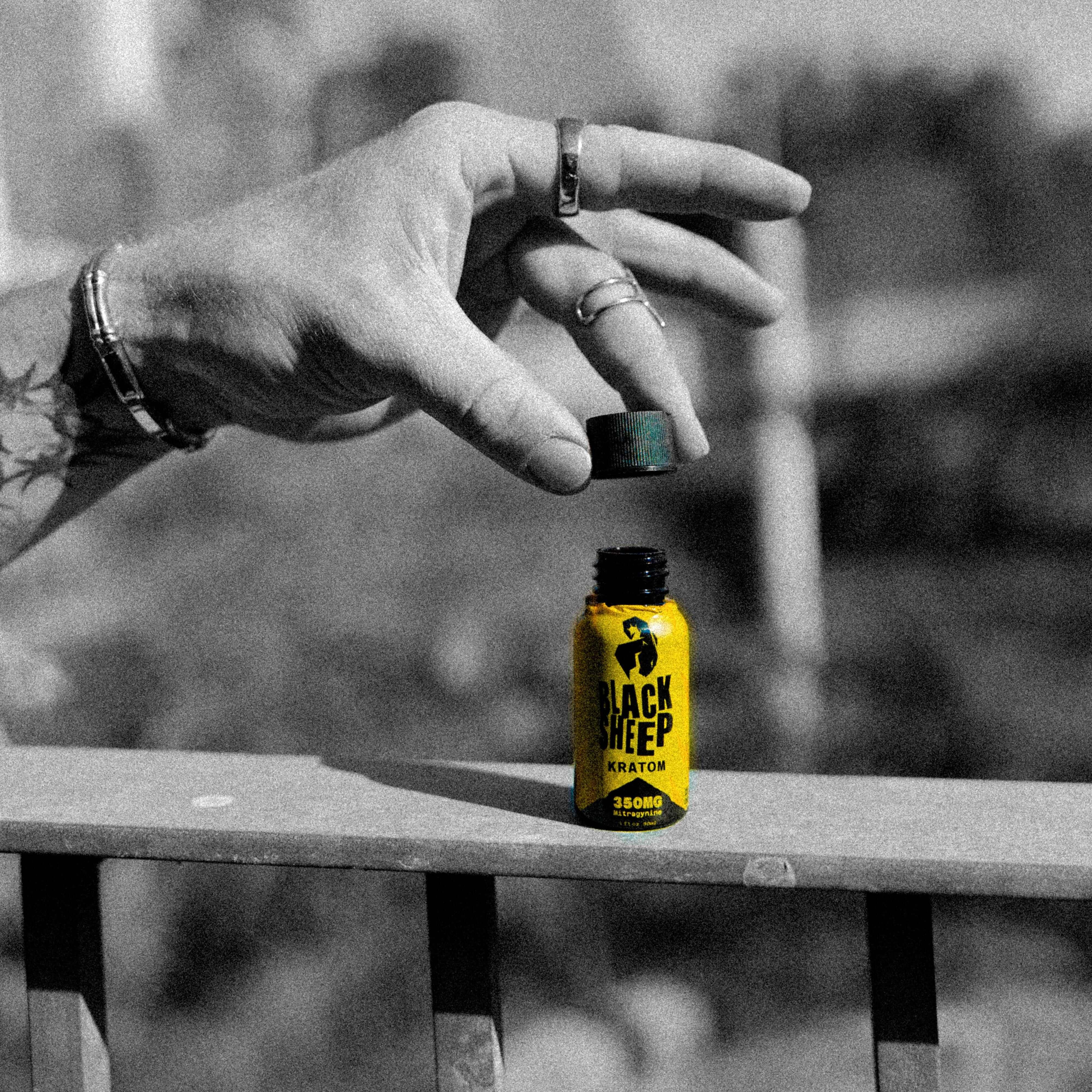 kratom shot twist off cap